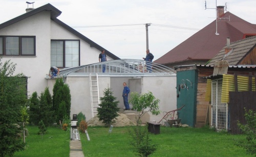 Prístrešky pre autá, bicykle, kontajnery